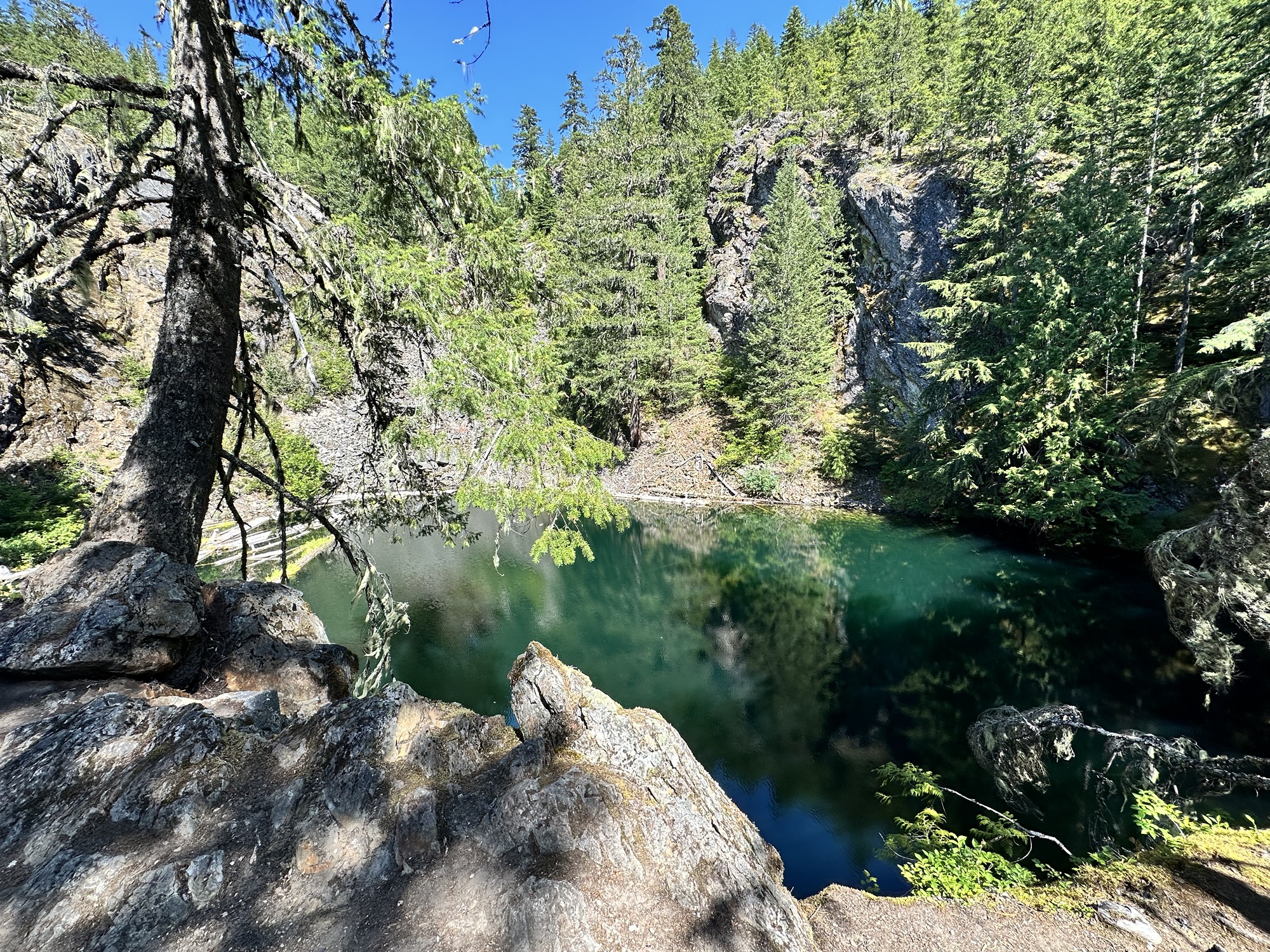 Pyramid Lake Trail at North Cascades National Park by Happy Vegan Campers