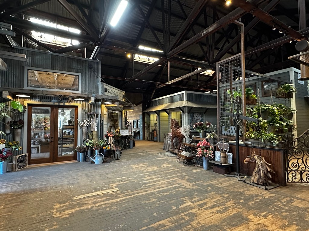 High-Hand building in Loomis, California by Happy Vegan Campers