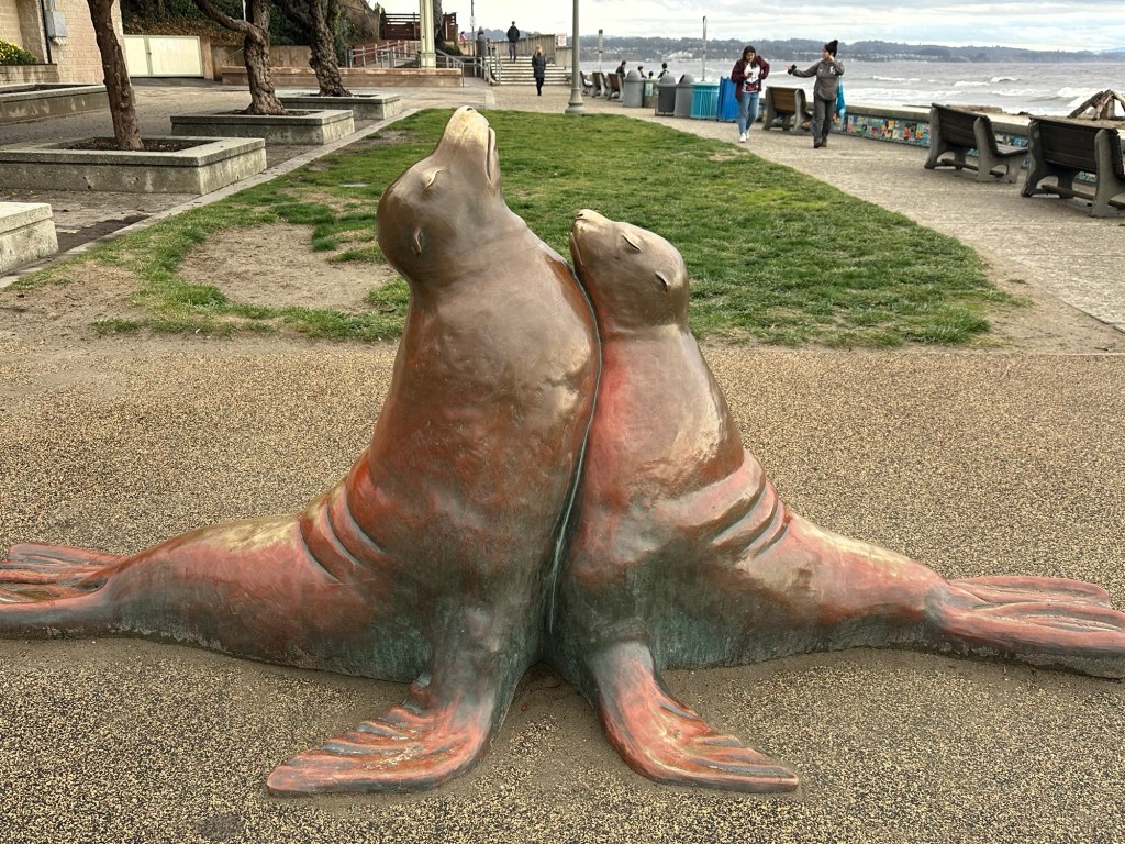 Elephant seal statue in Capitola, California. Picture by Happy Vegan Campers.