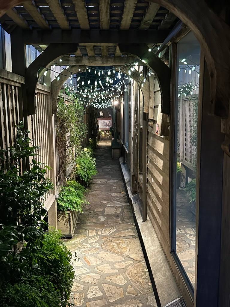 Alley in Carmel-by-the-Sea, California. Picture by Happy Vegan Campers.