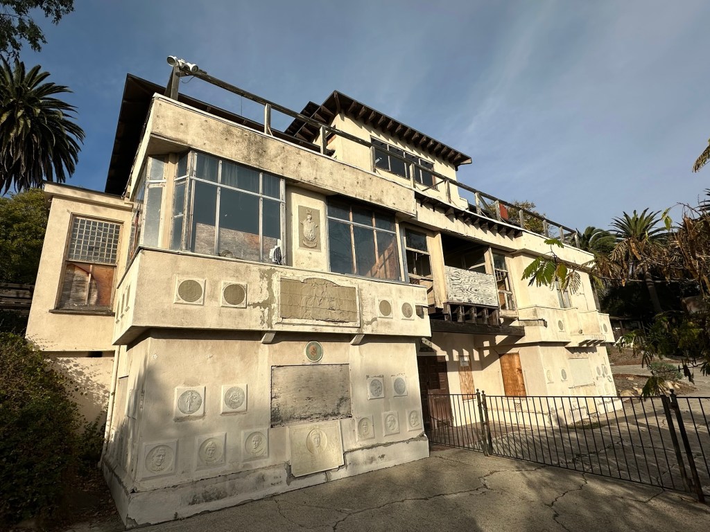 House at Franceschi Park in Santa Barbara, California. Picture by Happy Vegan Campers.