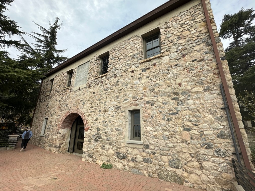 1915 barn converted into Visitor Center at Deukmejian Wilderness Park in Glendale, California. Picture by Happy Vegan Campers.