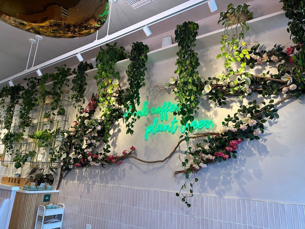 Coffee and Plants in Studio City, California. Picture by Happy Vegan Campers.