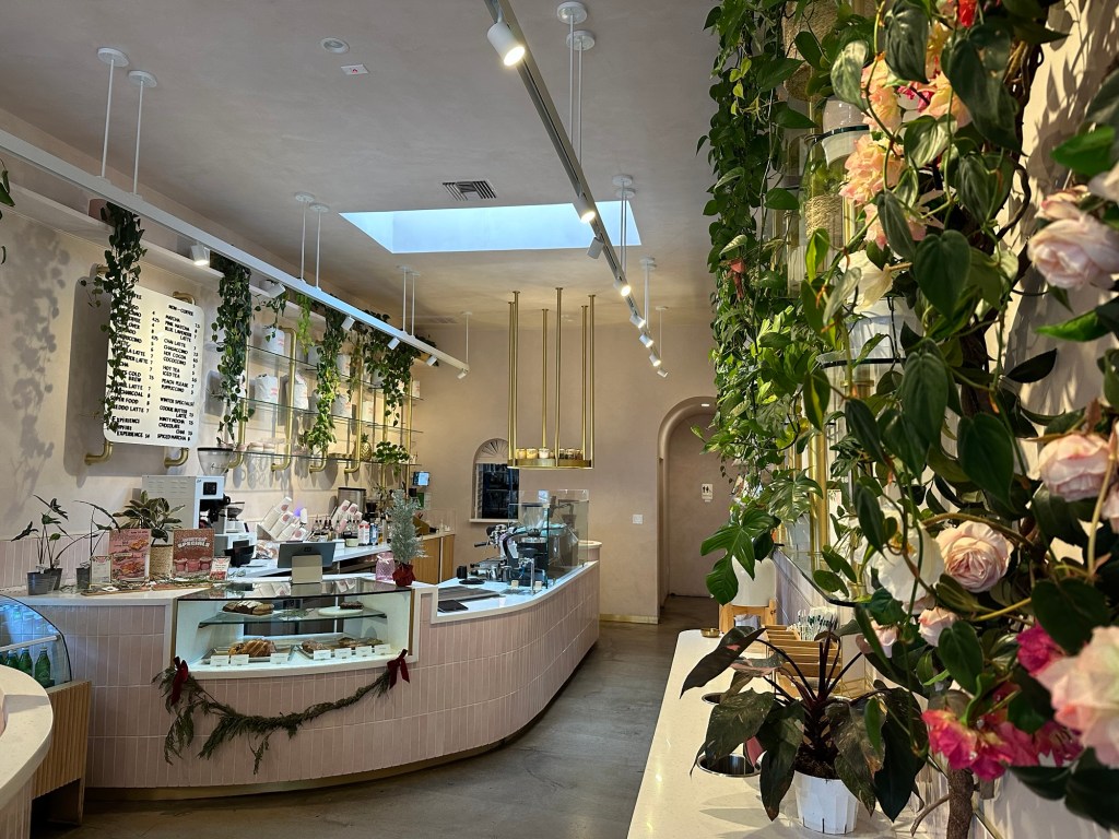 Coffee and Plants in Studio City, California. Picture by Happy Vegan Campers.