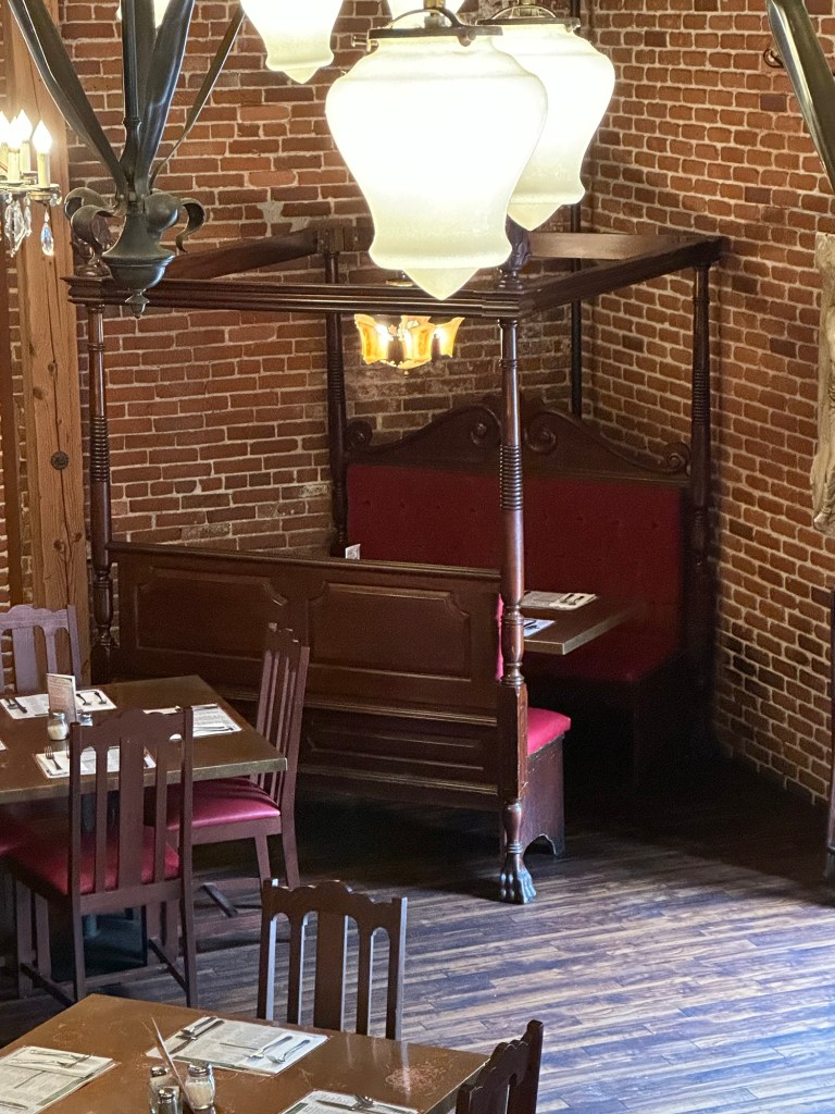 Spaghetti Factory four poster booth in Gaslamp Quarter in San Diego, California. Picture by Happy Vegan Campers.