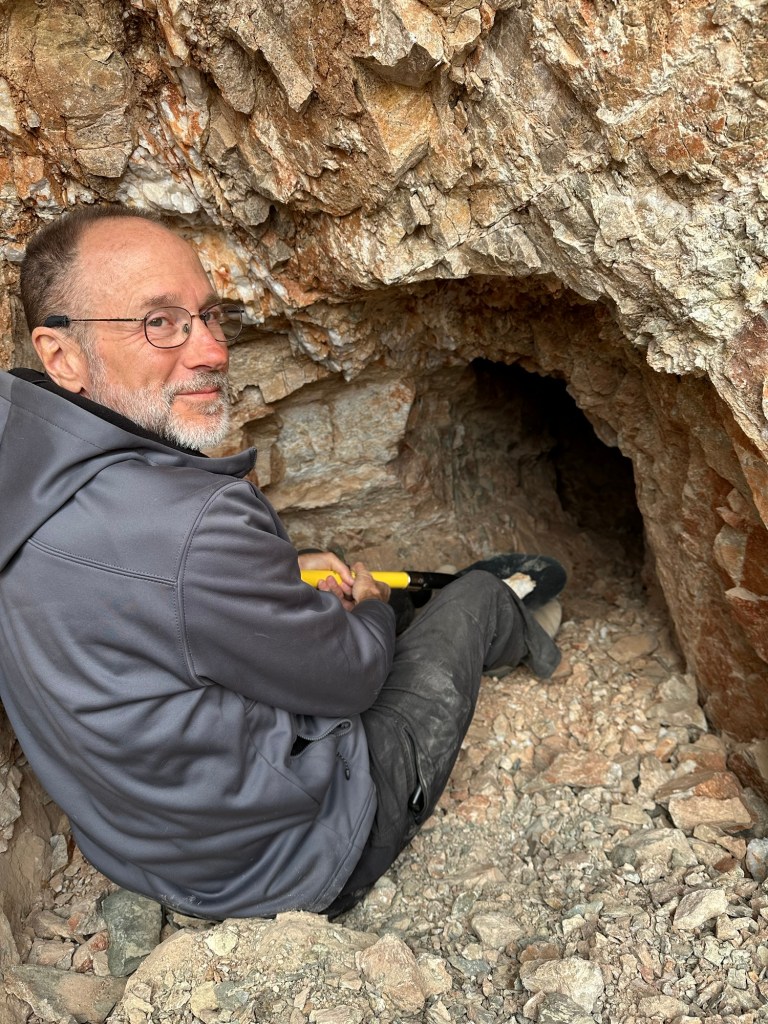 Crystal mine near Quartzsite, Arizona. Picture by Happy Vegan Campers.