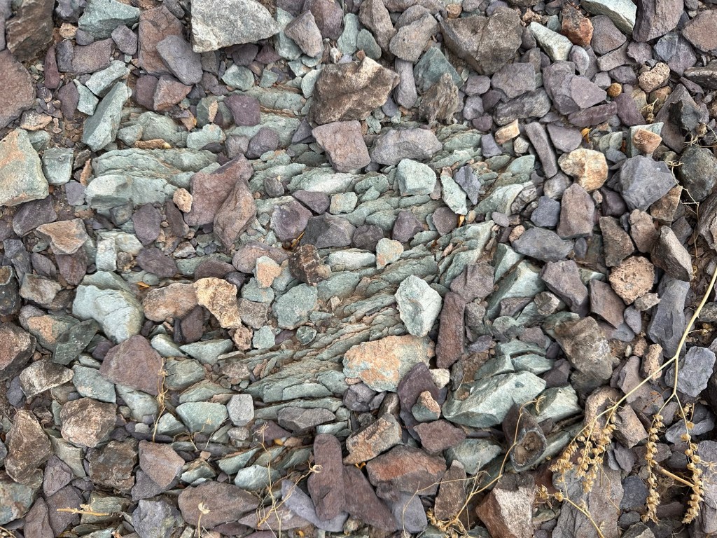 Pretty rocks near Quartzsite, Arizona. Picture by Happy Vegan Campers.