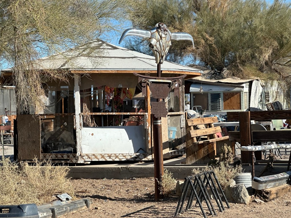 Residence area in Slab City, California. Picture by Happy Vegan Campers.