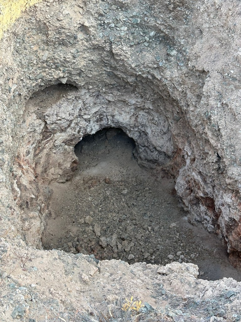 Abandoned copper mine in Ajo, Arizona. Picture by Happy Vegan Campers.