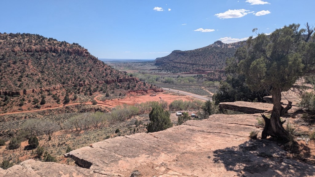 View from Kanab Dinosaur Tracks in Kanab, Utah. Picture by Happy Vegan Campers.