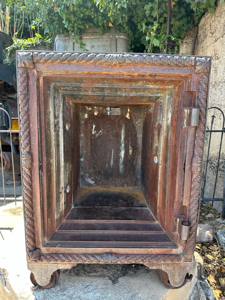 Old safe in downtown Jerome, Arizona. Picture by Happy Vegan Campers.