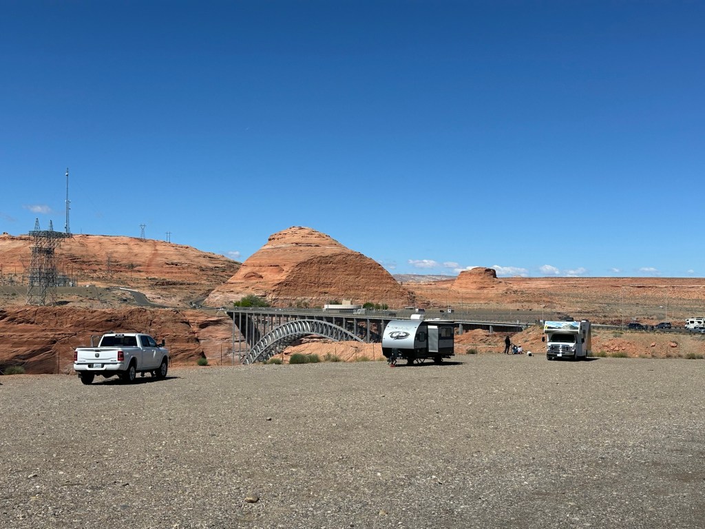 Bookdocking spot next to Glen Canyon Dam in Page, Arizona. Picture by Happy Vegan Campers.