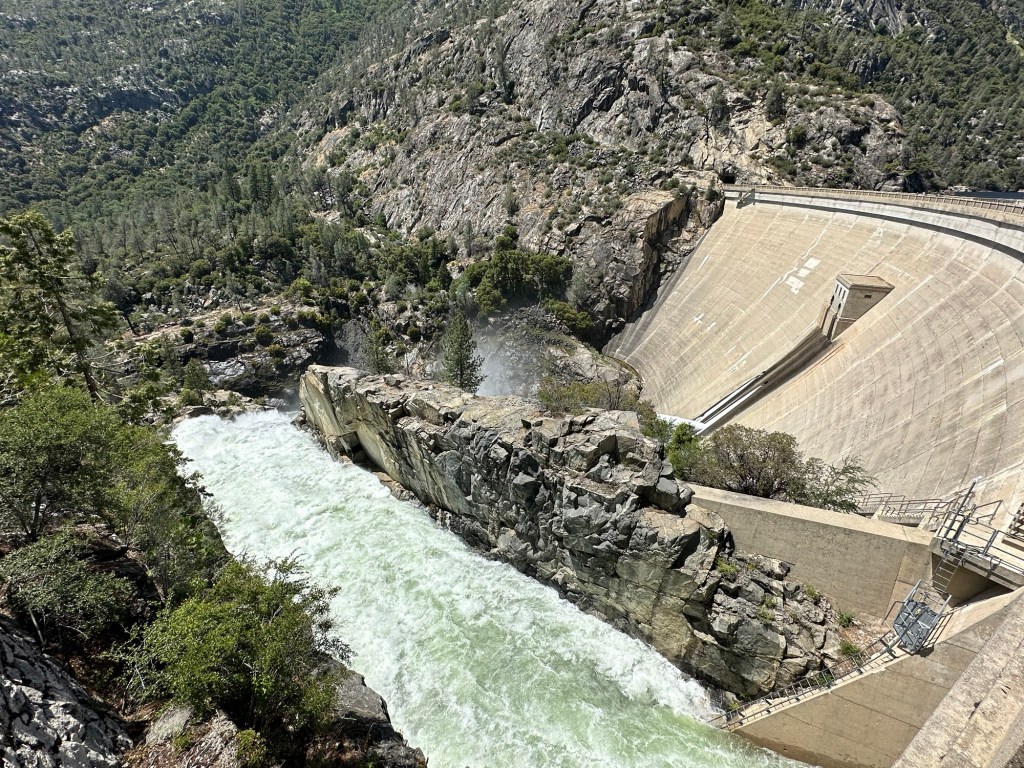 O’Shaughnessy Dam at Hetch Hetchy Reservoir in Yosemite National Park, California. Picture by Happy Vegan Campers.