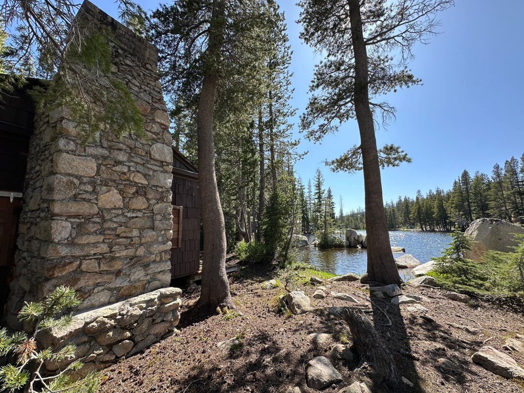Cabin by Mosquito Lake in Stanislaus National Forest, California. Picture by Happy Vegan Campers.