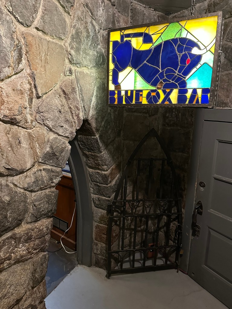 Blue Ox Bar at Timberline Lodge in Government Camp, Oregon. Picture by Happy Vegan Campers.