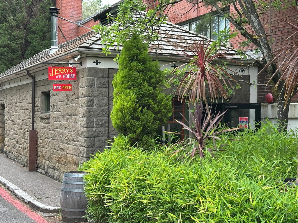 Jerry's Ice House at McMenamins Edgefield in Troutdale, Oregon. Picture by Happy Vegan Campers.