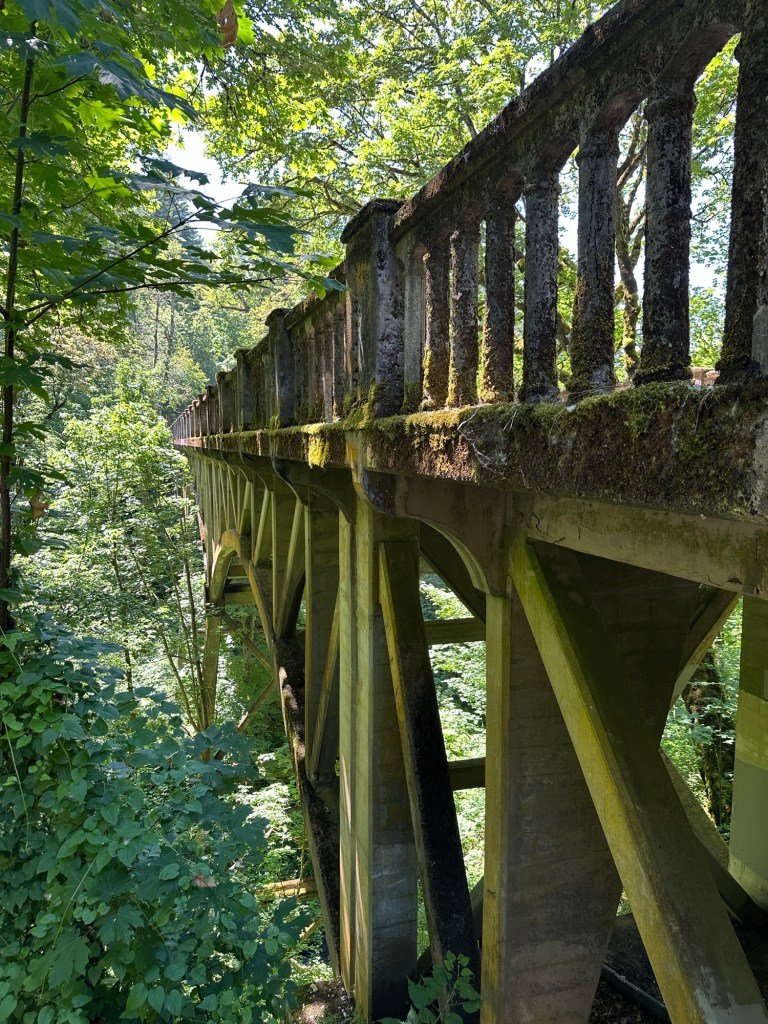 Bridge near Latourell Falls in Corbett, Oregon. Picture by Happy Vegan Campers.