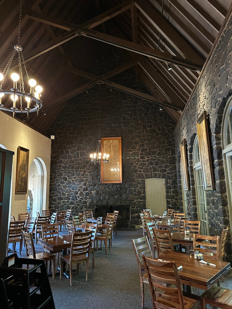 Lodge at Multnomah Falls in Cascade Locks, Oregon. Picture by Happy Vegan Campers.