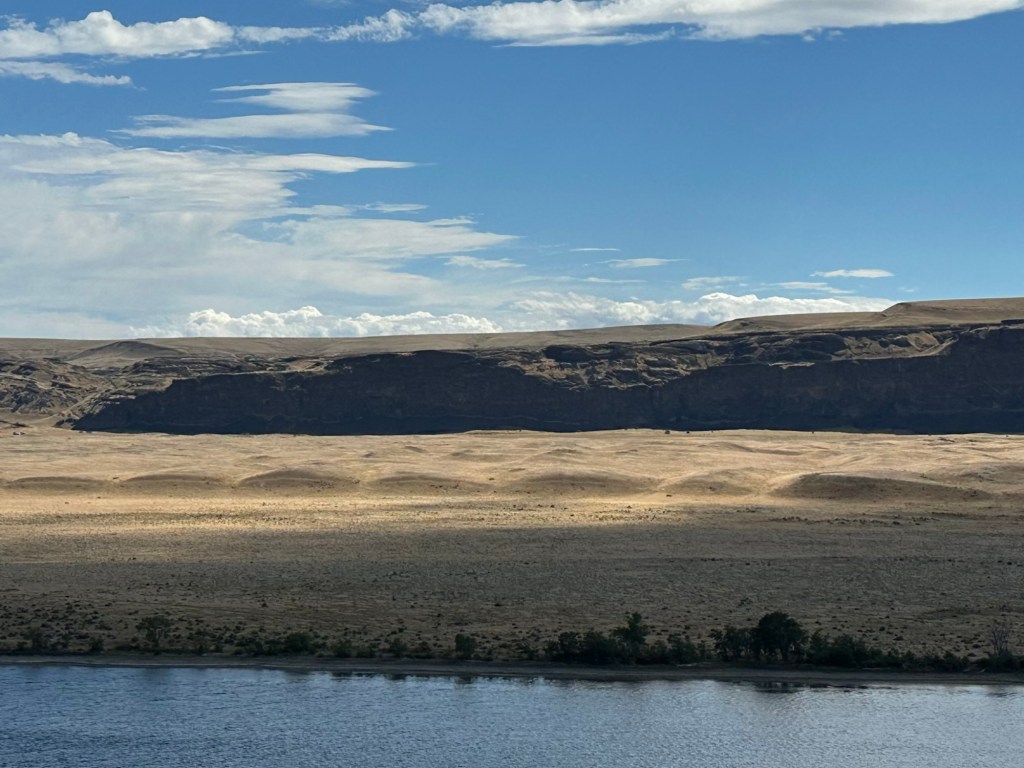 Columbia River in Quincy, Washington. Picture by Happy Vegan Campers.
