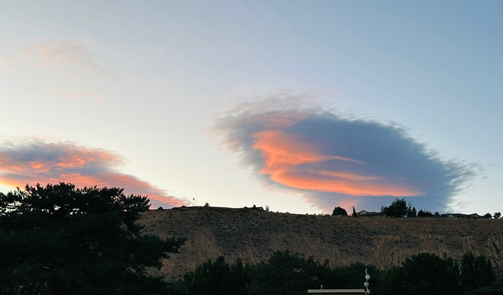 Pink clouds of sunset in Quincy, Washington. Picture by Happy Vegan Campers.