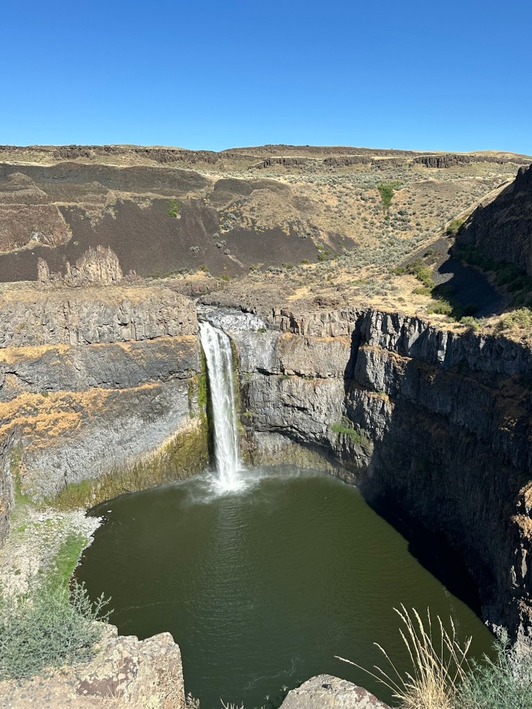 Palouse Falls State Park in LaCrosse, Washington. Picture by Happy Vegan Campers.