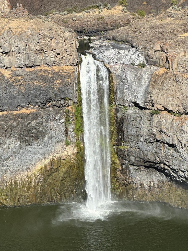 Palouse Falls State Park in LaCrosse, Washington. Picture by Happy Vegan Campers.