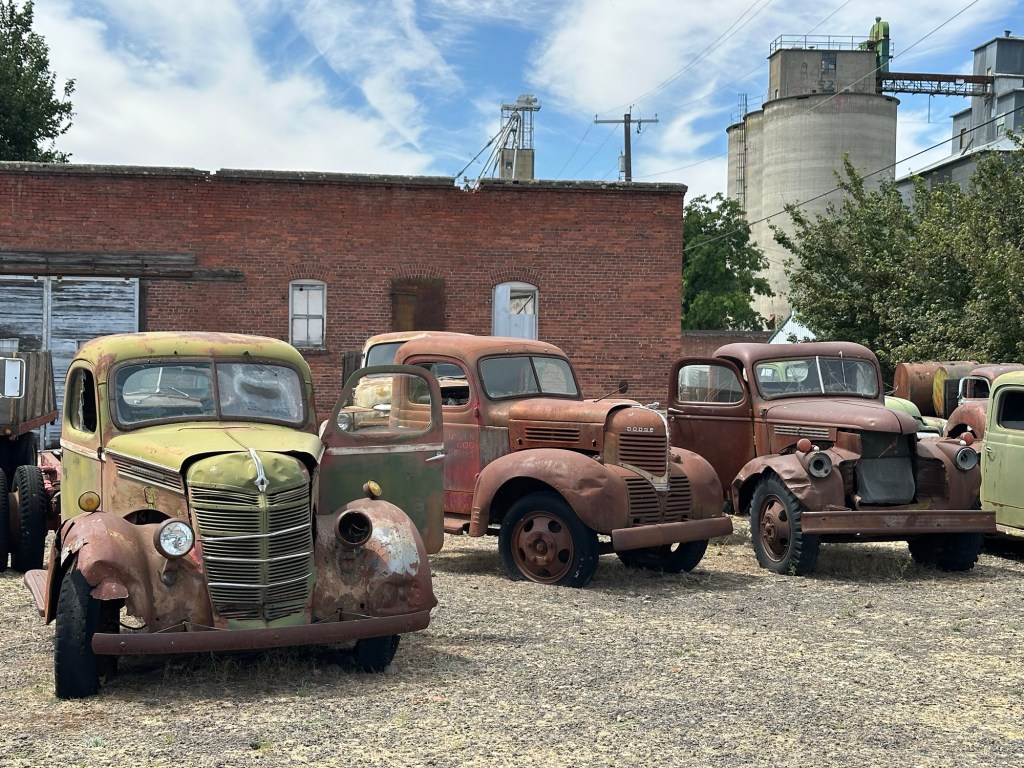Vintage cars in Sprague, Washington. Picture by Happy Vegan Campers.