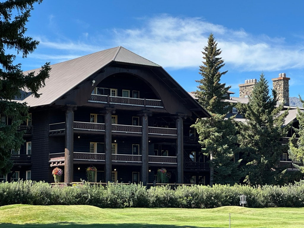 Glacier Park Lodge in East Glacier Park, Montana, USA. Picture by Happy Vegan Campers.