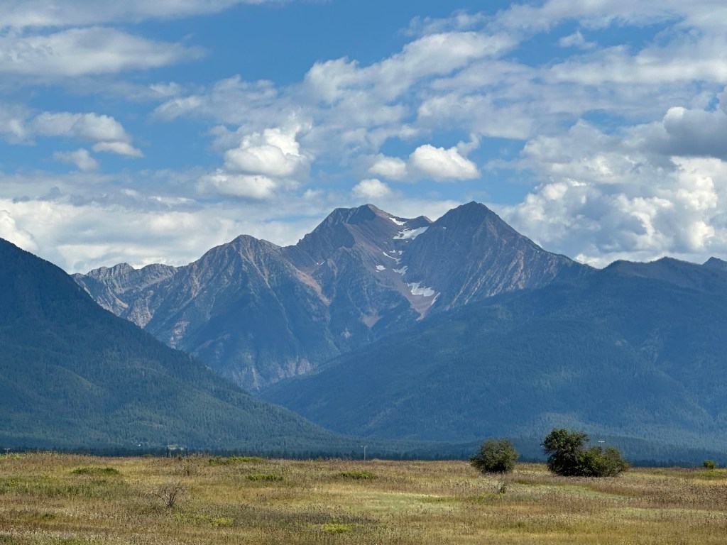 Mountains with glaciers in Montana, USA. Picture by Happy Vegan Campers.
