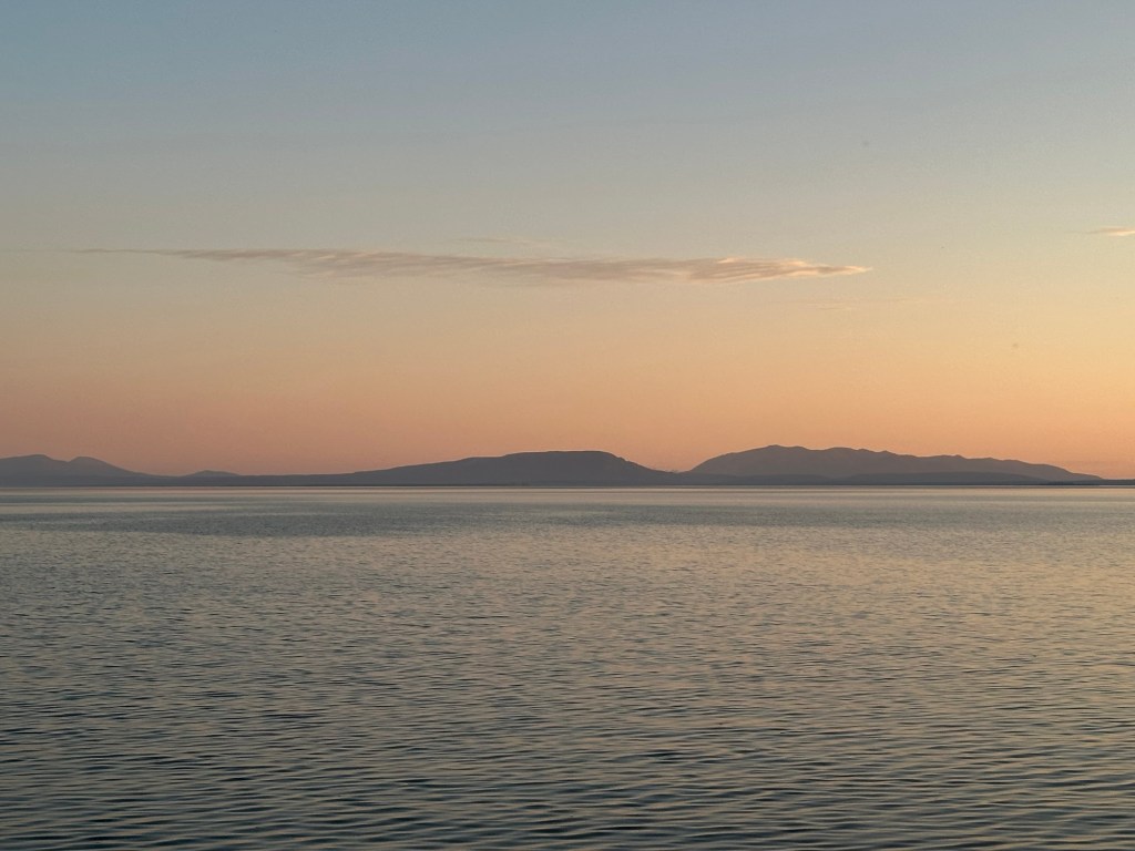 Sunset over Yellowstone Lake in Yellowstone National Park in Wyoming, USA.