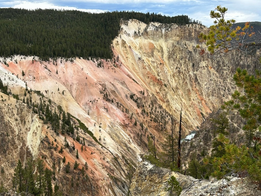 Artists Palette in Yellowstone National Park in Wyoming, USA.