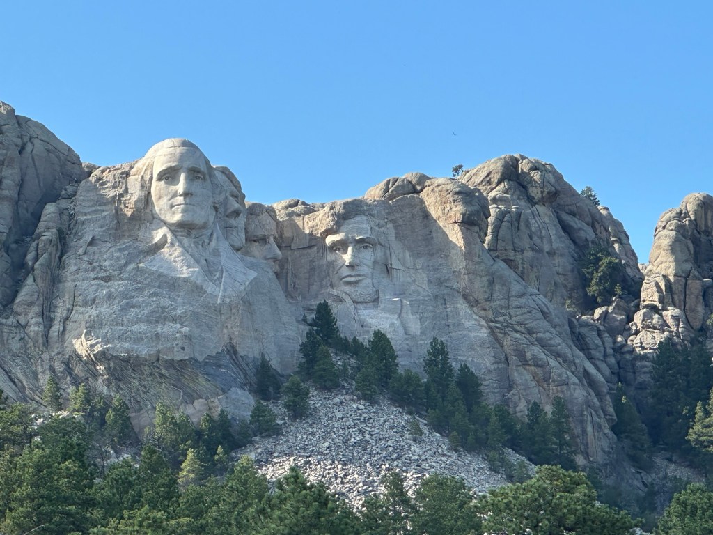 Mount Rushmore National Memorial in Keystone, South Dakota, USA.