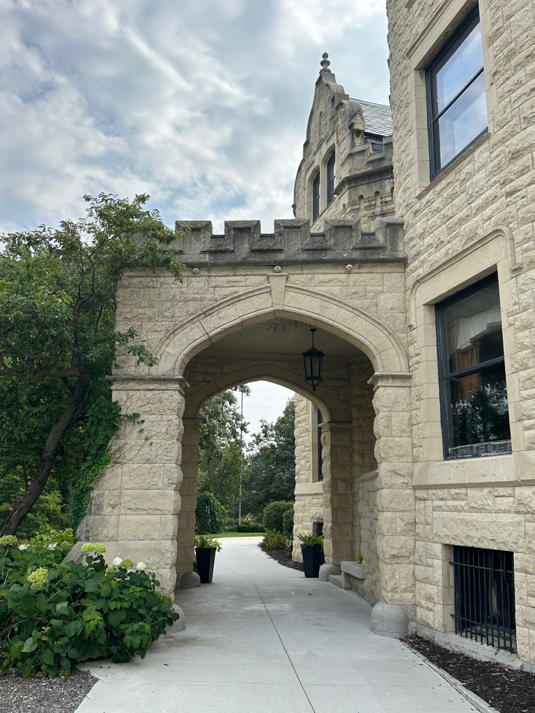 Port-cochere of Joslyn Castle in Omaha, Nebraska, USA.