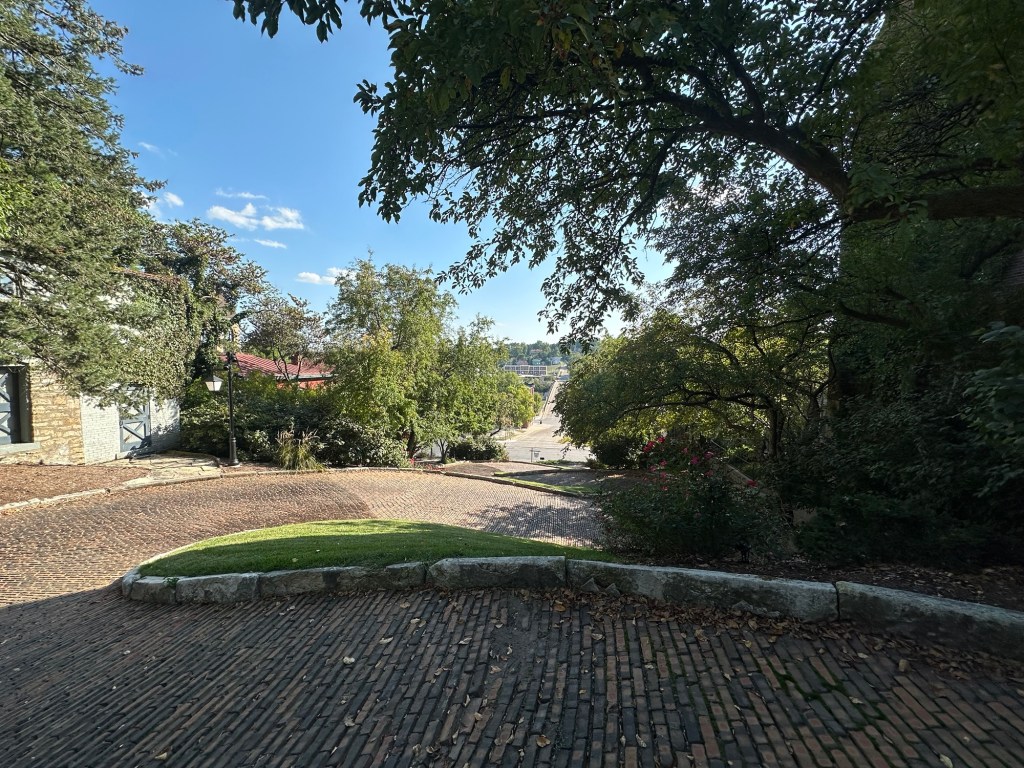 Snake Alley in Burlington, Iowa, USA