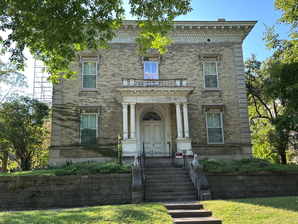 Old house in Burlington, Iowa, USA.