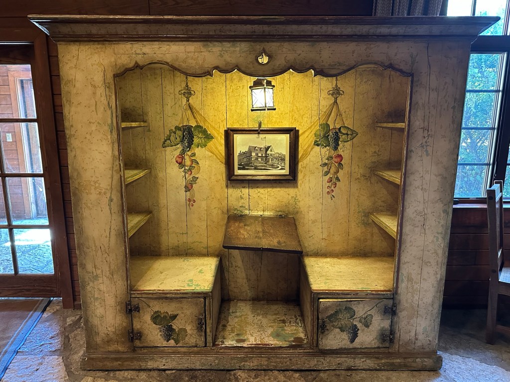 Antique conversation booth at Starved Rock Lodge in Starved Rock State Park in Oglesby, Illinois, USA.