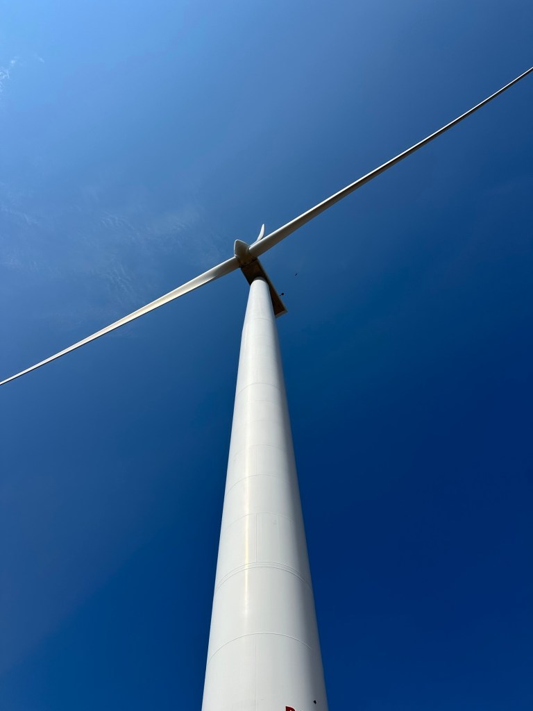 Close-up picture of wind turbine in Illinois, ISA.